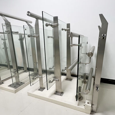 Grad 201 Metallherstellungs-Geländer-Spalte des Edelstahl-304 316 für Treppenhaus-Zaun