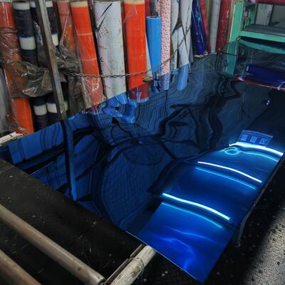 4ftx8ft 1220mmx2440mm SS201 Blaue Farbe 8K Spiegel Edelstahlplatte 0,4mm-3,0mm Dicke