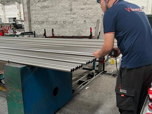 ASTM A554 Schweißrohre aus Edelstahl in 201 304 316 Klassen für rund-quadratische Rechteck-Anwendungen